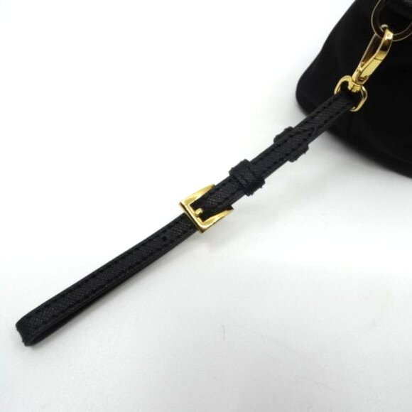 SOLD SOLD SOLD
PRADA Black Wristlet Clutch - Picture 4 of 8
